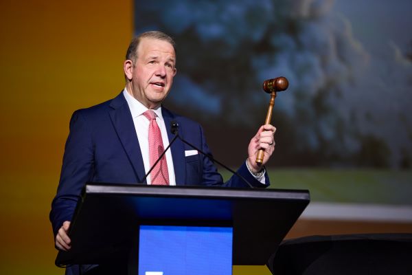 HollandWithGavel-web